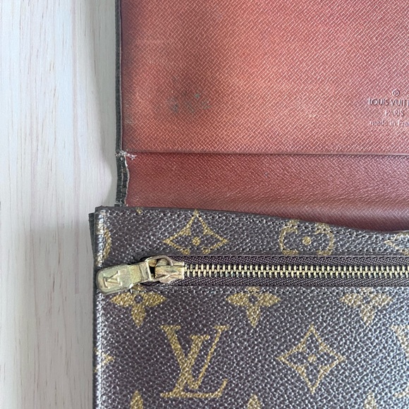 Louis Vuitton vintage clutch wallet hand paired and sealed Vivienne inspired. - Picture 2 of 12